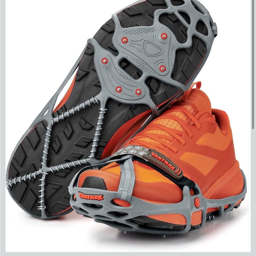Yaktrax run track cleats for running in snow and ice Medium new
